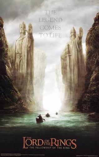 Lord-of-the-Rings---Two-Statues--C10075094